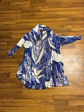 Creation Blue and White Abstract Print Open Front Cardigan Kimono